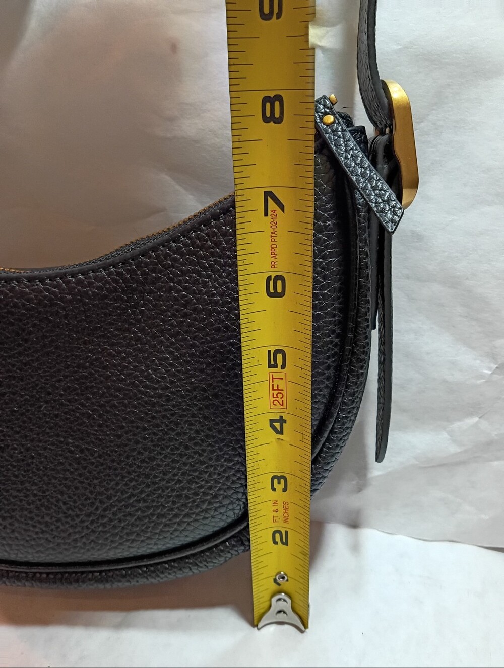 Quince Black Crescent Leather Shoulder Bag - Picture 3 of 15